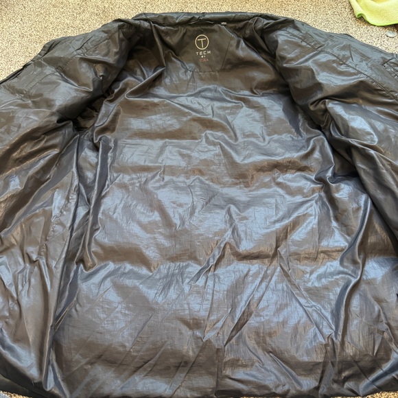 Tech by Tumi Black Puffer Jacket Men’s Large Zip Chest Pocket Lightweight - Picture 11 of 16